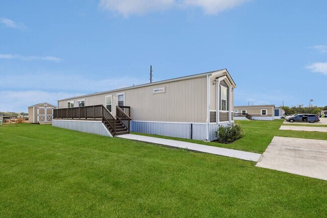 Building Photo - 1030 Monarch Dr