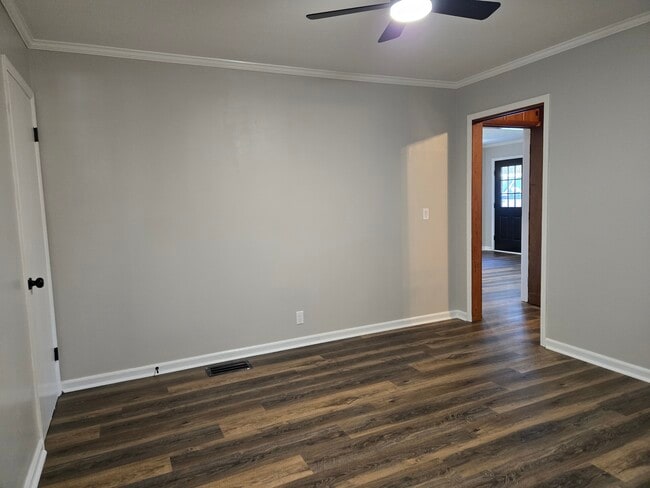 Building Photo - 24 Pine Cir