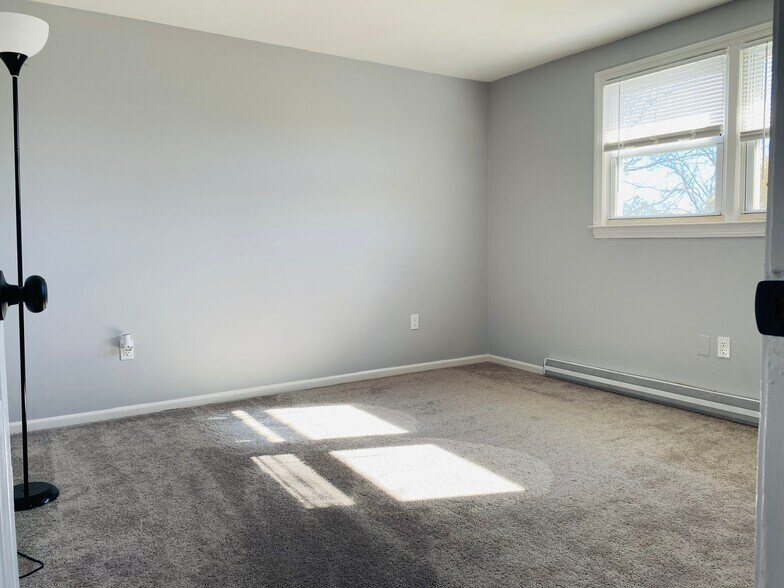 Building Photo - 60 Ashcraft Rd