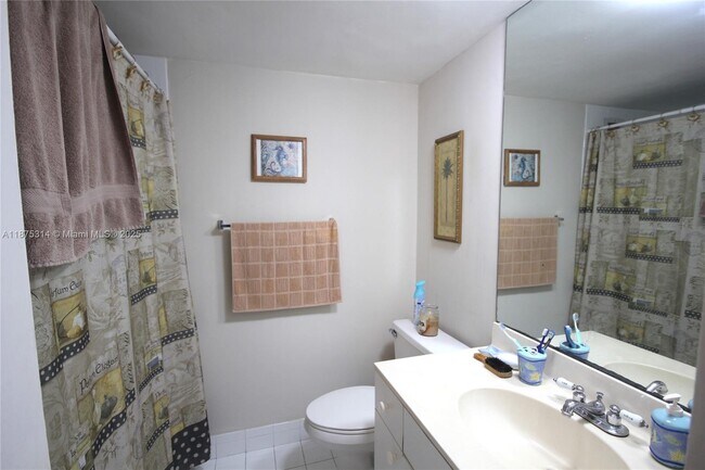 Building Photo - 5161 Collins Ave