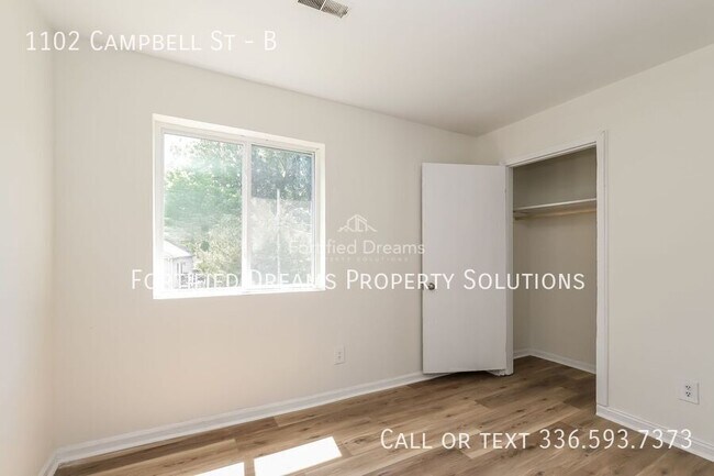 Building Photo - 1102 Campbell St