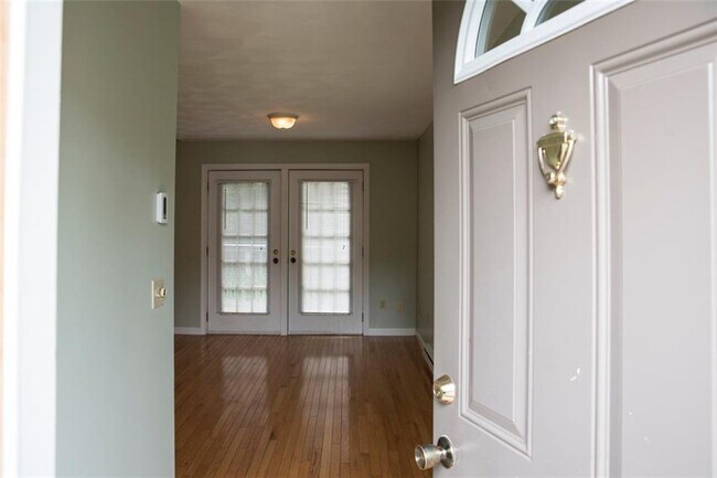 Building Photo - 2840 Hartford Ave