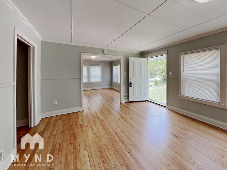 Building Photo - 1121 47th St Ensley