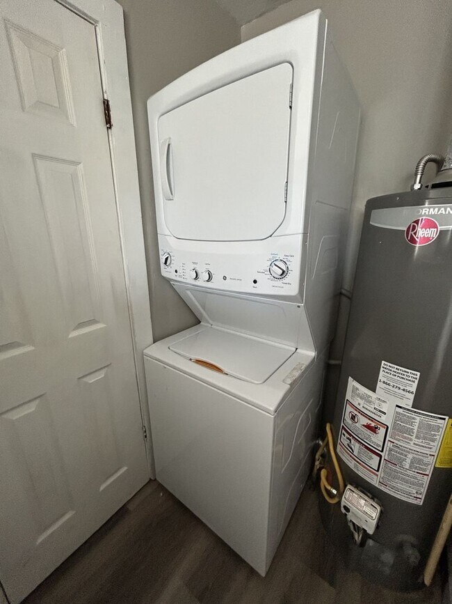 Building Photo - 316 E Park St