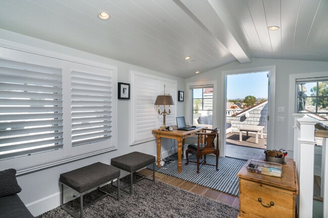Building Photo - California Coastal Awaits: Luxurious Custom 3-Bedroom Home with Marble Touches on Balboa Island
