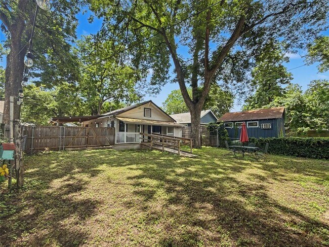 Building Photo - 2506 E Cesar Chavez St