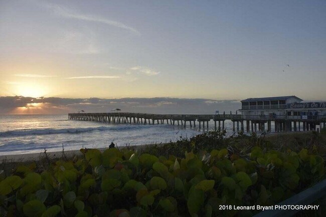 Building Photo - 15 S Palmway