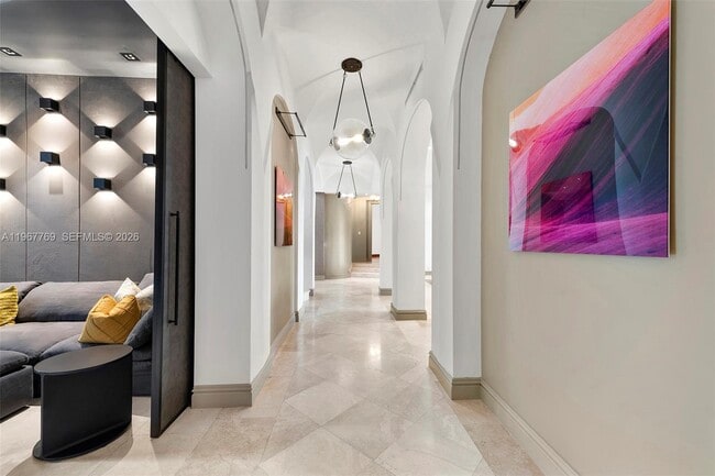 Building Photo - 432 S Hibiscus Dr