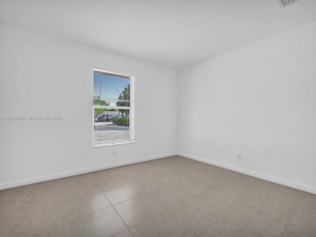 Building Photo - 241 NW 40th St