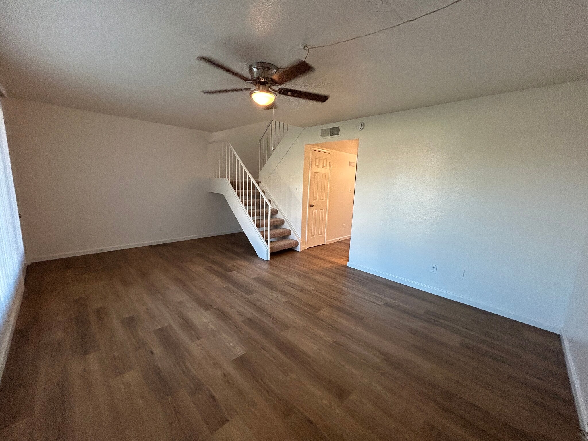 Building Photo - 4740 W Rose Ln