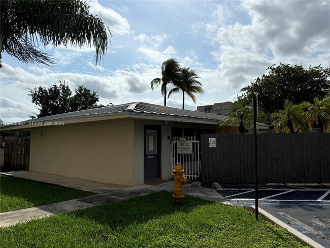 Building Photo - 10900 SW 104th St