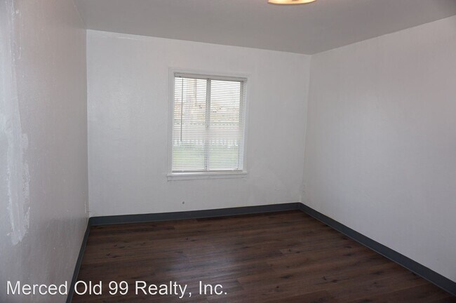 Building Photo - 2 br, 1 bath House - 2985 E Childs