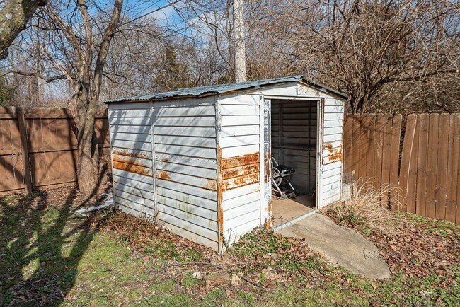 Building Photo - 3 Bed 2.5 Bath Springfield, MO