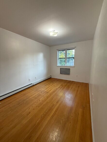 Building Photo - 1936 83rd St