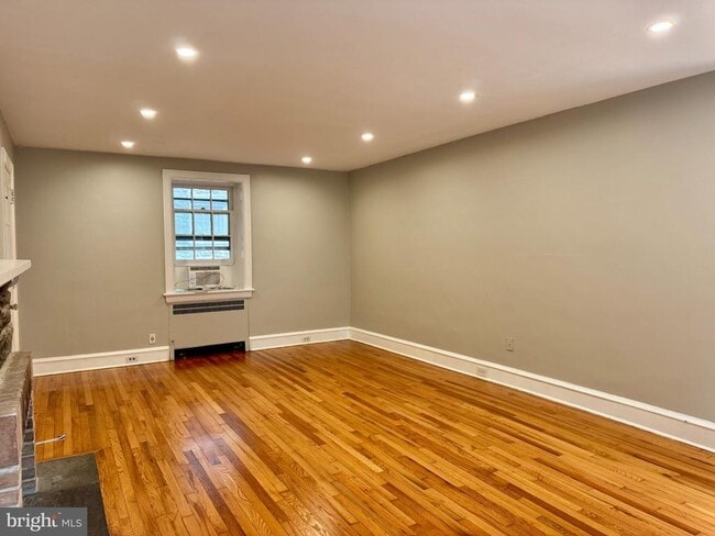 Building Photo - 625 Chelten Hills Dr