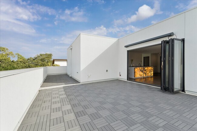 Building Photo - 2610 Westgrove Ln