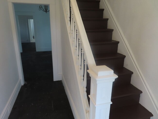 Building Photo - PLANNING ONLY - Mid May - Are you ready to take the next step with your business?  Commercial Hom...