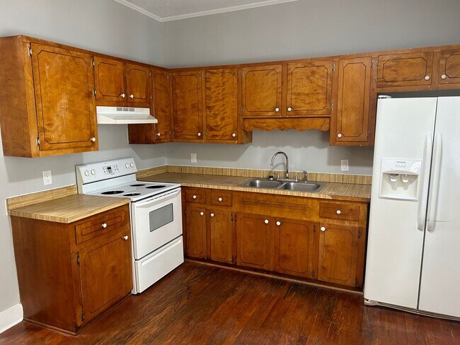 Building Photo - Historic Cayce/West Columbia Affordable  Duplex