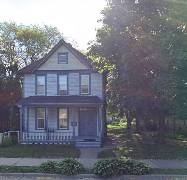 Primary Photo - 711 Washington St NE