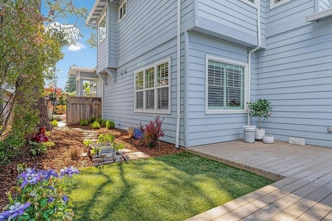 Building Photo - 513 Hill St