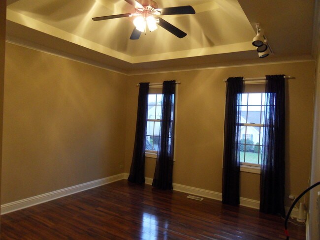 Building Photo - 1326 Walnut Ridge Dr