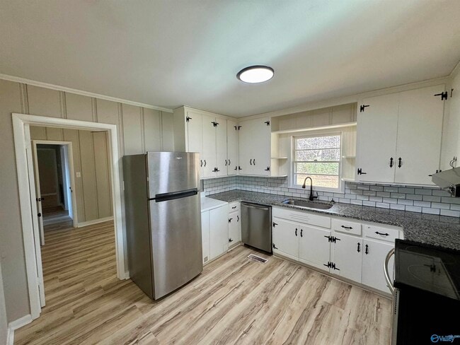 Building Photo - 17456 Lucas Ferry Rd