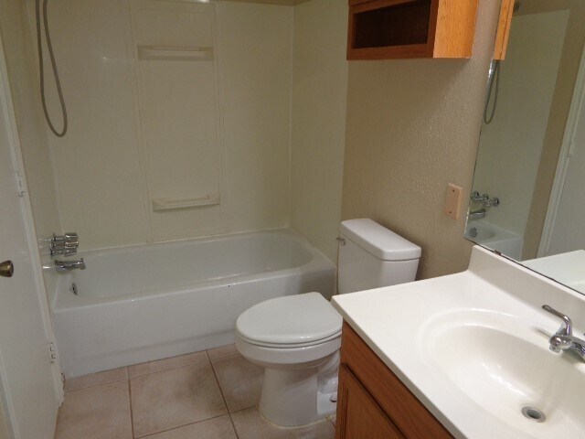 Building Photo - 709 Short Mill Run