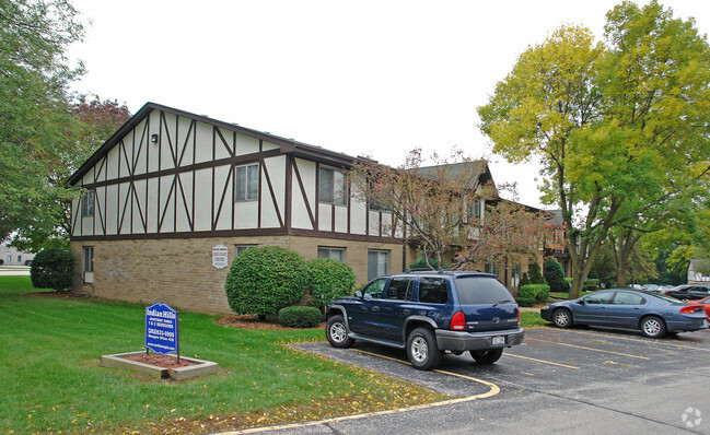 Primary Photo - Indian Hills