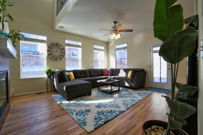 Family room - 10926 Brooklawn Rd