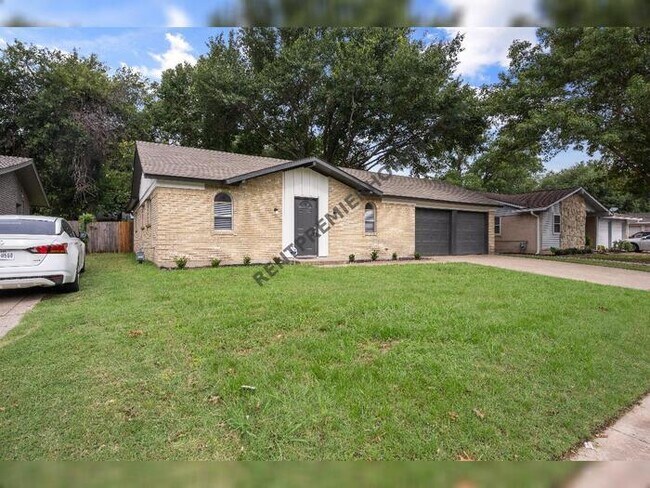 Building Photo - 2510 S Fielder Rd