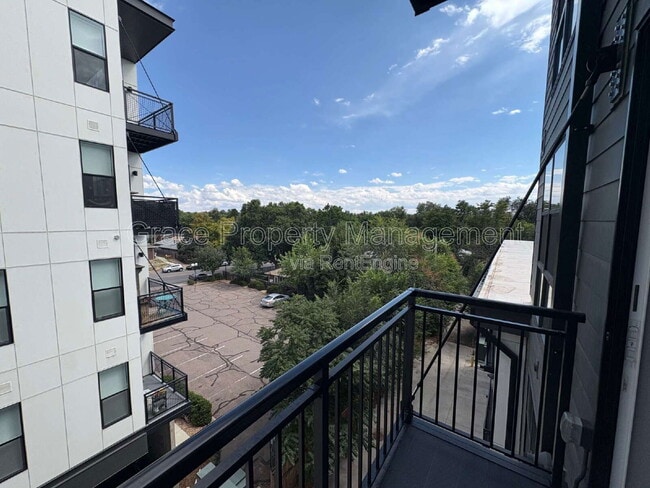 Building Photo - 3500 S Corona St