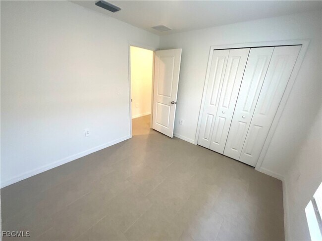 Building Photo - 11961 Savanna Lks Blvd