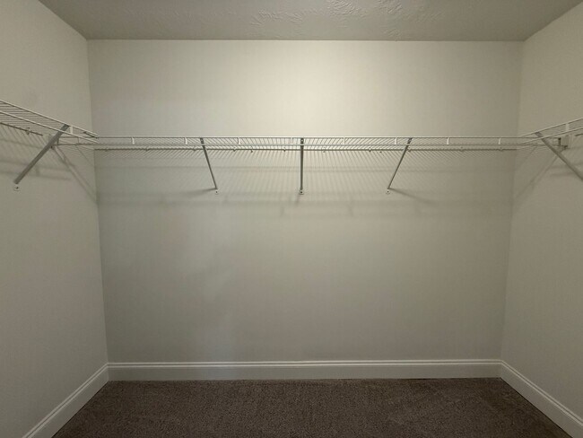 Building Photo - 3 bedroom, 2 bathroom Home with Fenced Yard