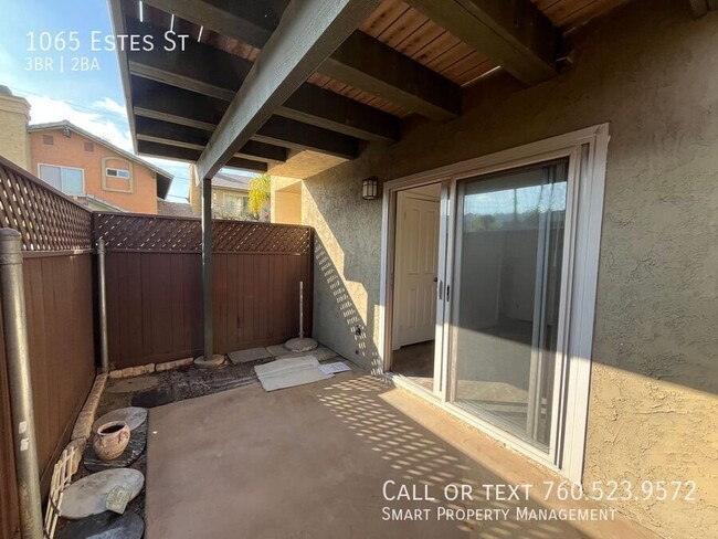 Building Photo - 1065 Estes St