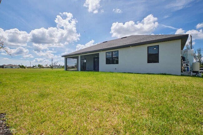Building Photo - 1645 NW 38th Pl