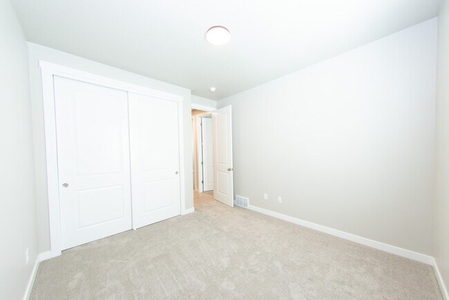 Building Photo - Modern Farmhouse Rambler – 7 Bed, 4 Bath –...