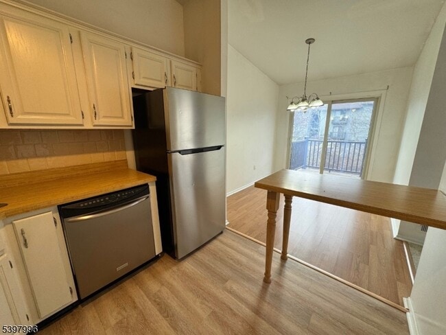 Building Photo - 410 Spruce Hills Dr