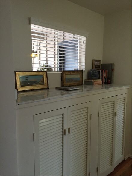 Linner Closet in Hall - 3256 Martin Rd