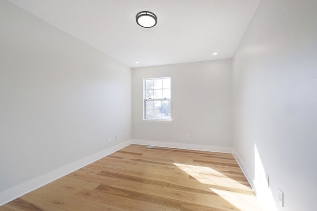 Building Photo - Beautifully 4-Bedroom Home in the Heart of Brownsburg!