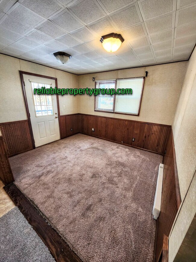 Building Photo - New Listing - Fort Wayne