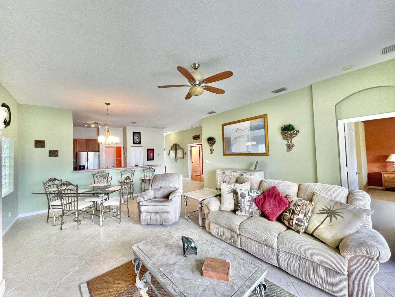 Building Photo - 137 Canterbury Pl