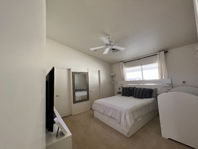 Building Photo - 2628 W Desert Brook Ct