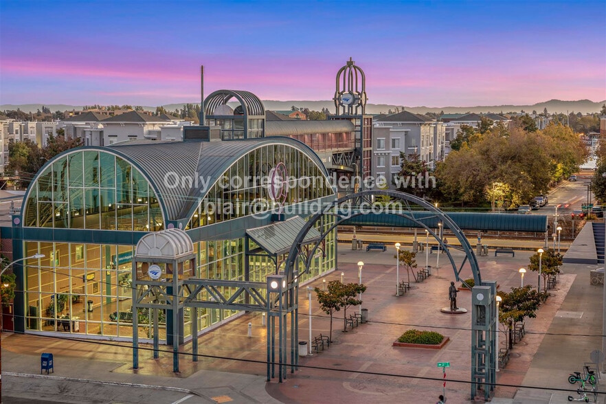 Building Photo - 402 Webster St