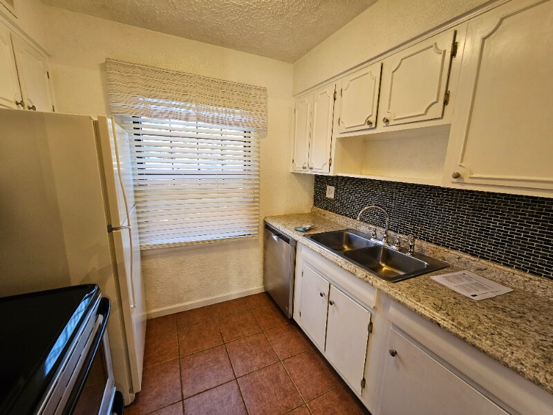 Building Photo - 1238 Pennsbury Blvd