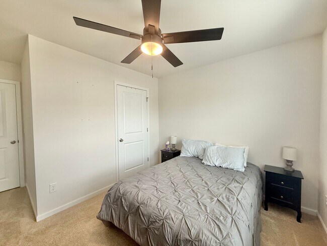 Building Photo - 8621 Brixton Shay Dr