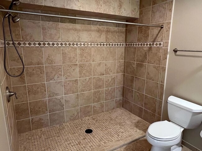 Building Photo - Lake Front Rental