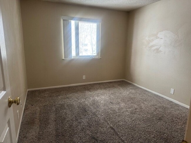 Building Photo - Two bedroom one bath condo in South Reno