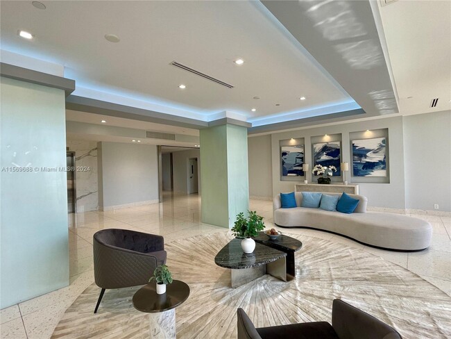 Building Photo - 20301 W Country Club Dr
