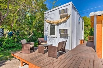 Building Photo - 161 Vidas Ave