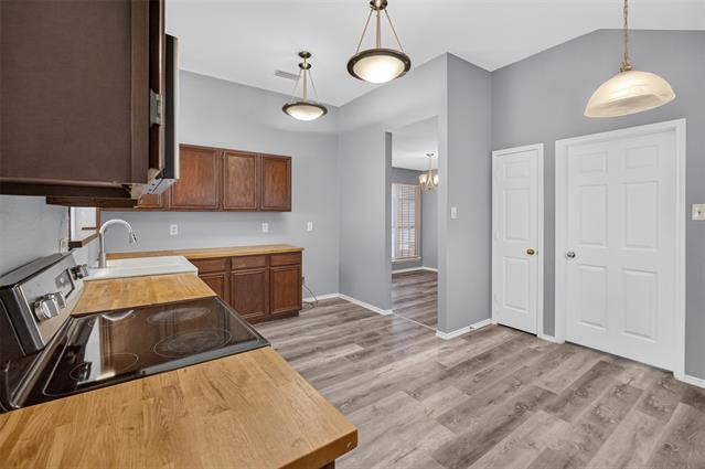 Building Photo - 6318 Brookcrest Dr